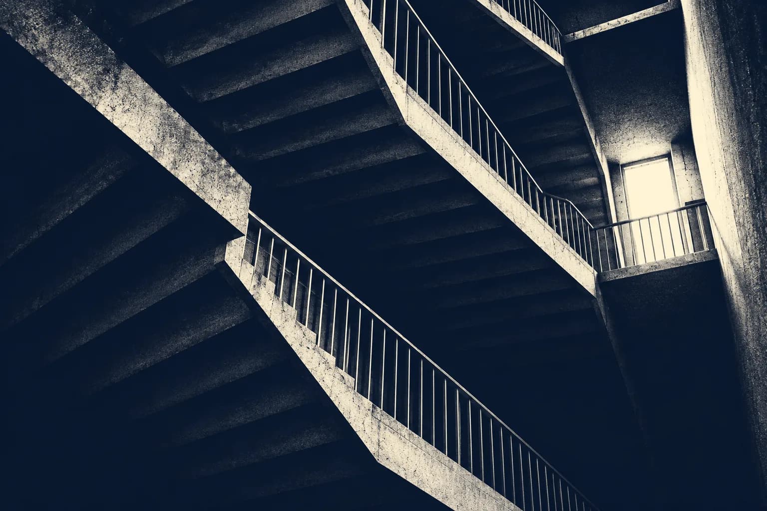 Abstract duotone image representing the Fire Warden & Emergency Response course.