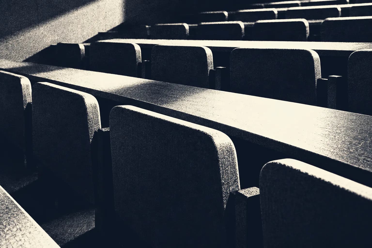Abstract duotone image representing the NEBOSH International General Certificate course.